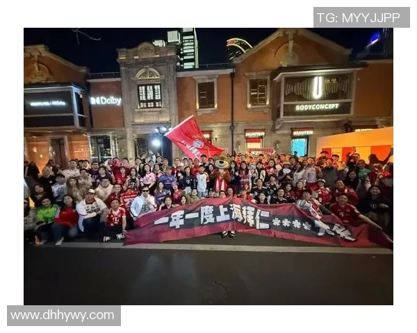 拜仁暖心举动引全网热议瞬间登顶热搜榜掀起球迷热情狂潮